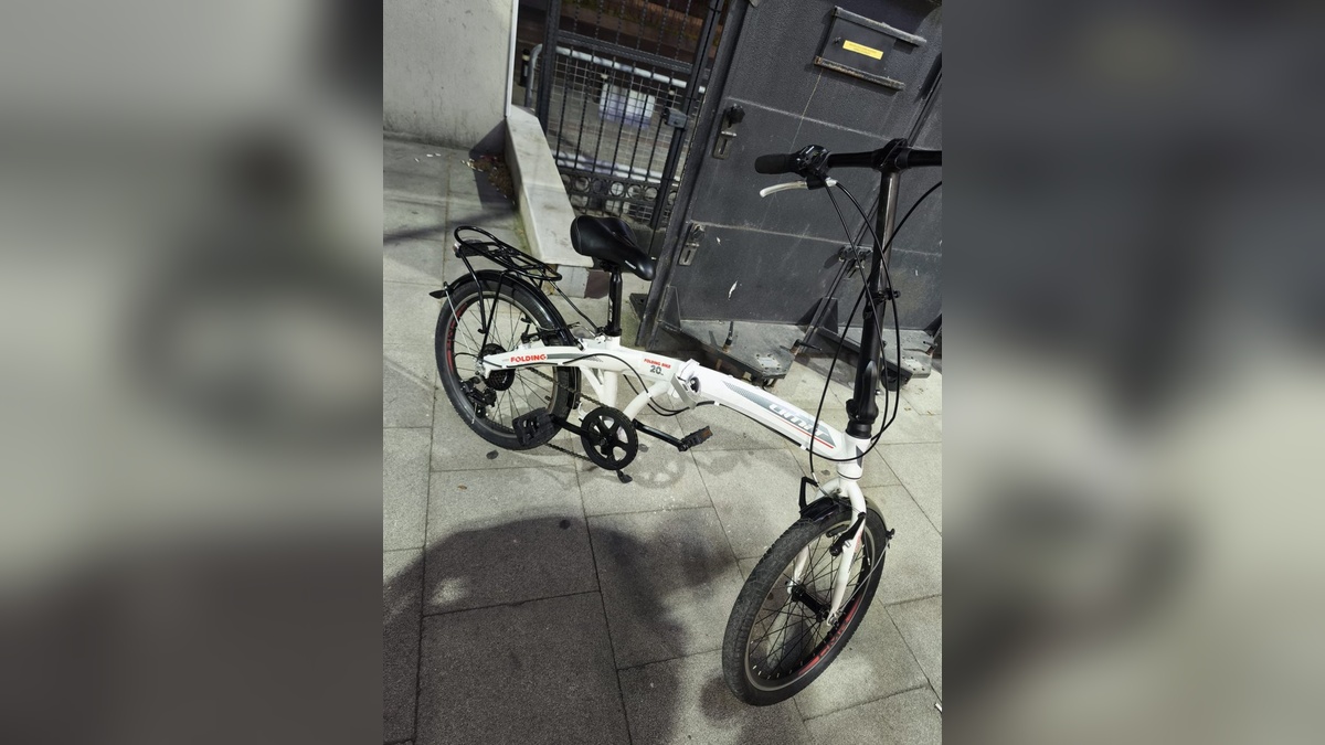 Fatih'te katlanabilir bisikletten 36,70 gram esrar çıktı