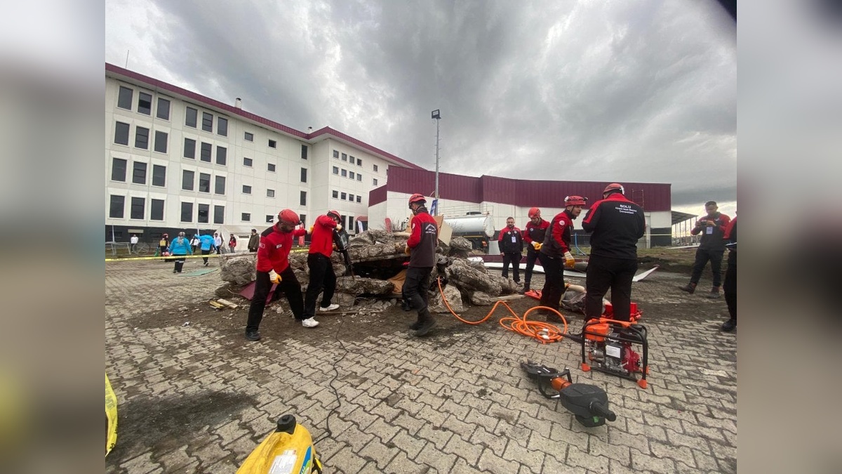 Ardahan Üniversitesi'nde hava saldırısı tatbikatı