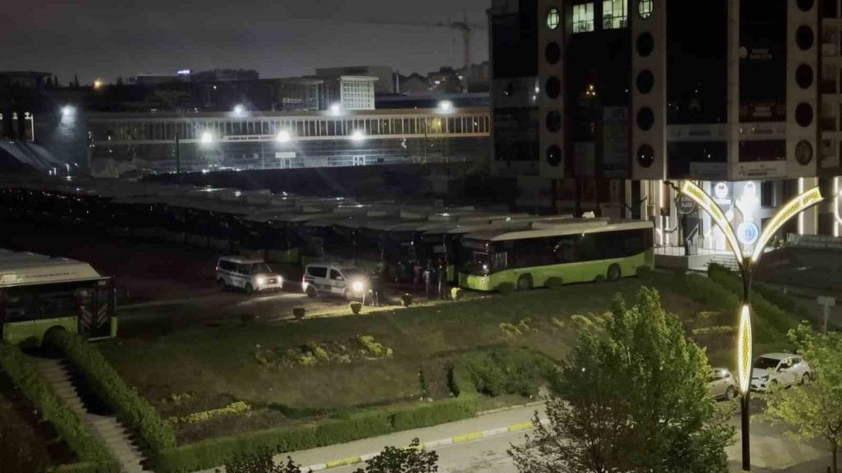 Gebze'de belediye otobüsü hırsızlığı girişimi