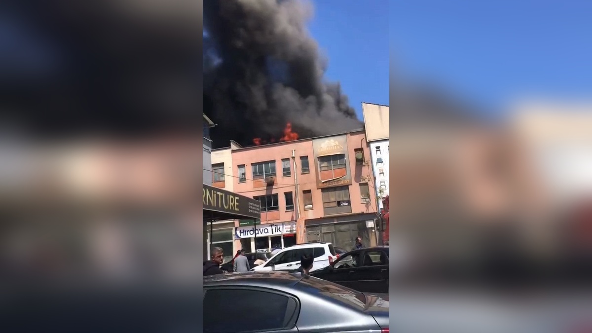 İnegöl'de mobilya imalathanesinde yangın