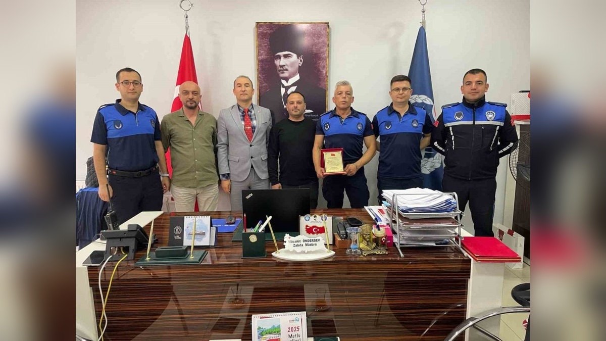 Bilecik zabıtalarına teşekkür plaketi