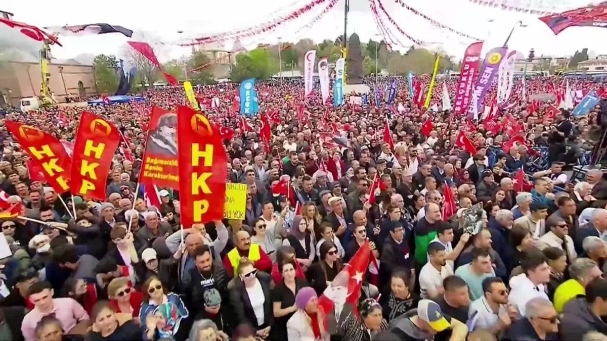 İmamoğlu'nun Konya'dan mesajı: 'Adalet için meydanlarda buluşmaya devam edeceğiz'