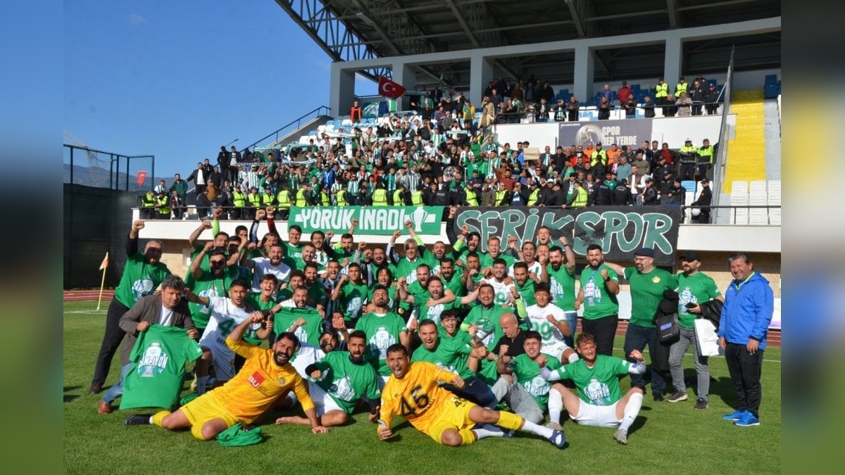 Serik Belediyespor, Erbaaspor'u 6-0 yenerek 1. Lige yükseldi
