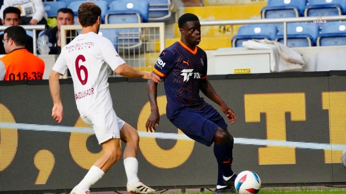 Başakşehir, Hatayspor'u Deplasmanda 4-2 Yendi