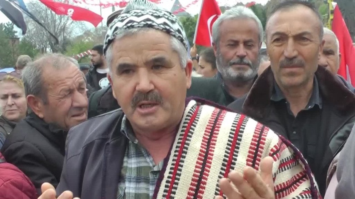 Konya'da İmamoğlu mitinginde heybesiyle gelen vatandaş: 'Adaleti dolduracağız'