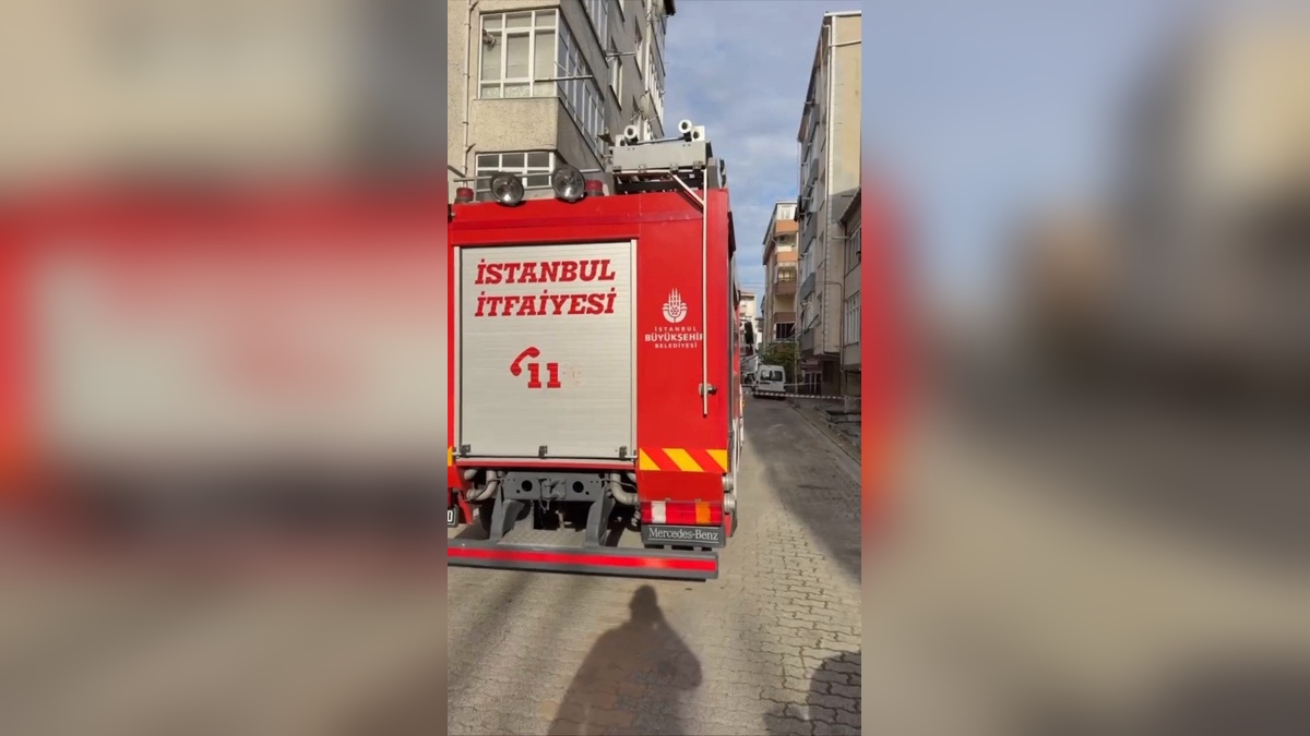 İnternet çalışması sırasında devrilen direk, dairenin camını kırdı