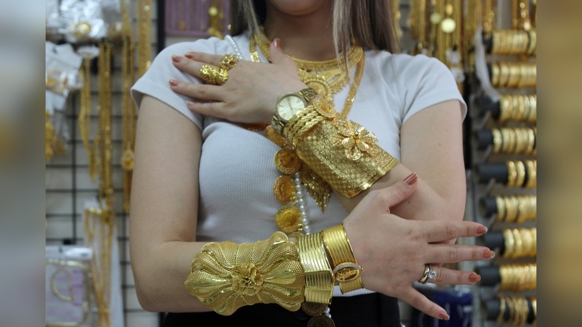 Altın fiyatlarındaki artış imitasyon takı satışlarını artırdı