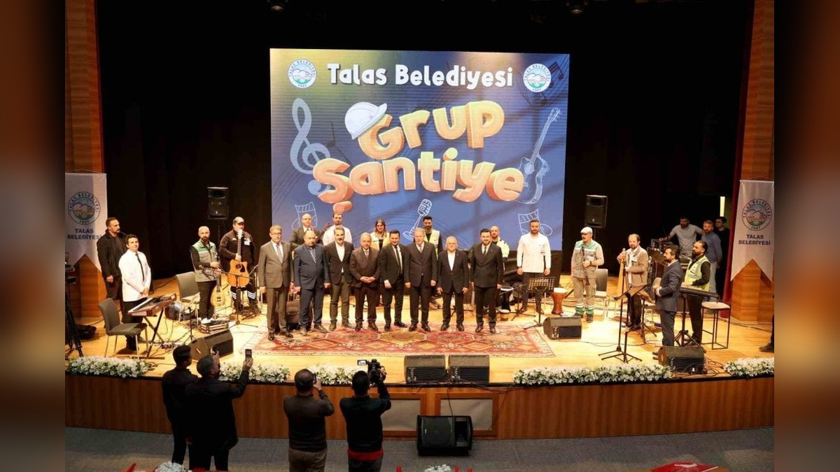 Talas Belediyesi'nin 'Grup Şantiye' Konseri Kayseri'de büyük beğeni topladı