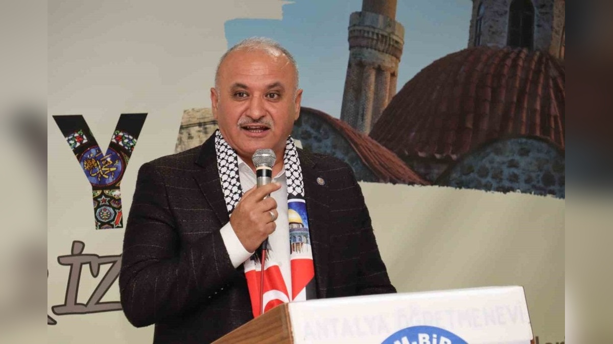 Genç Memur-Sen'den 'Bir Bilenle Bilge Nesil' ödül töreni