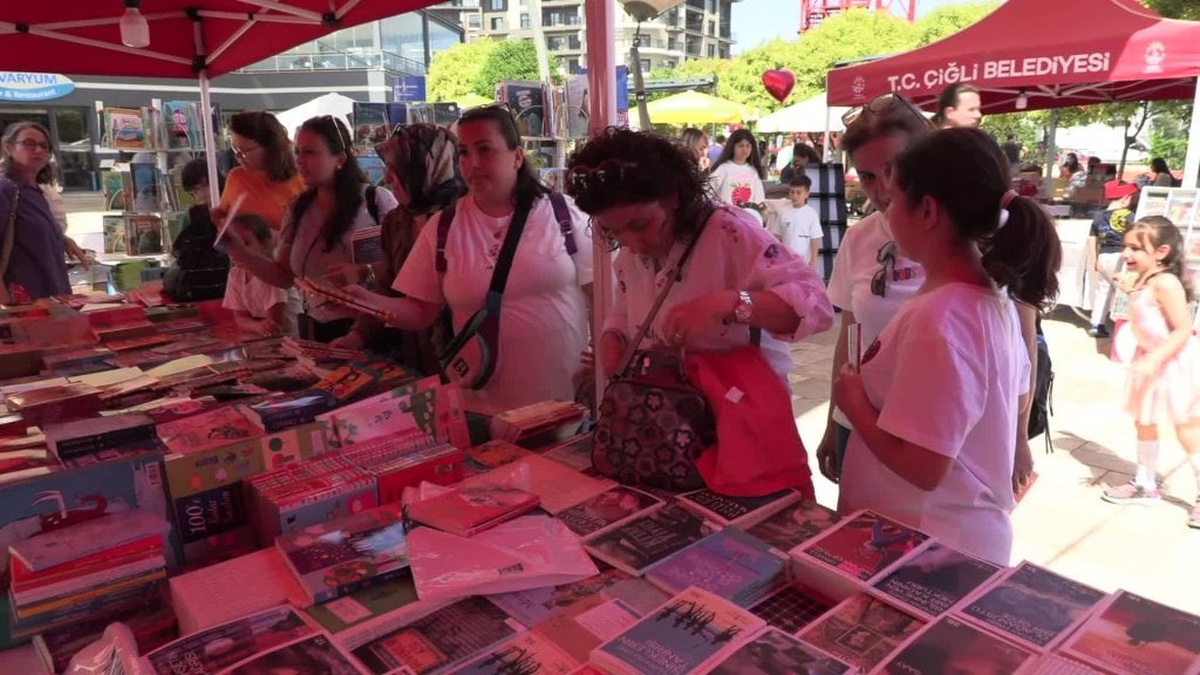 Çiğli Çocuk Kitap Günleri renkli etkinliklerle devam etti