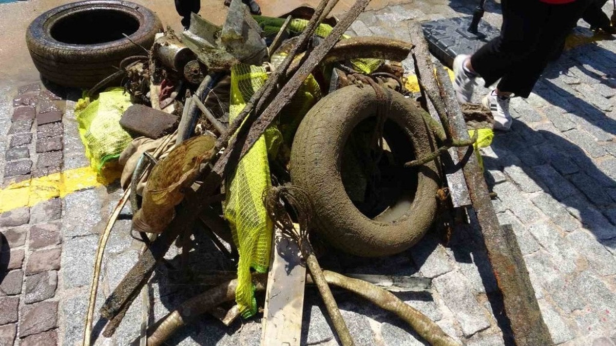 Antalya'da deniz dibi temizliği: 35 dalgıç tonlarca atık çıkardı