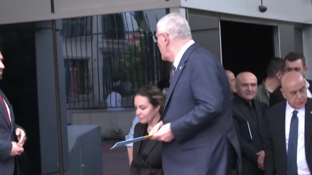 Dervişoğlu'ndan sert tepki: 'Öcalan'ı TBMM'ye davet edenler, Türkeş'in mezarını yasaklayamaz'