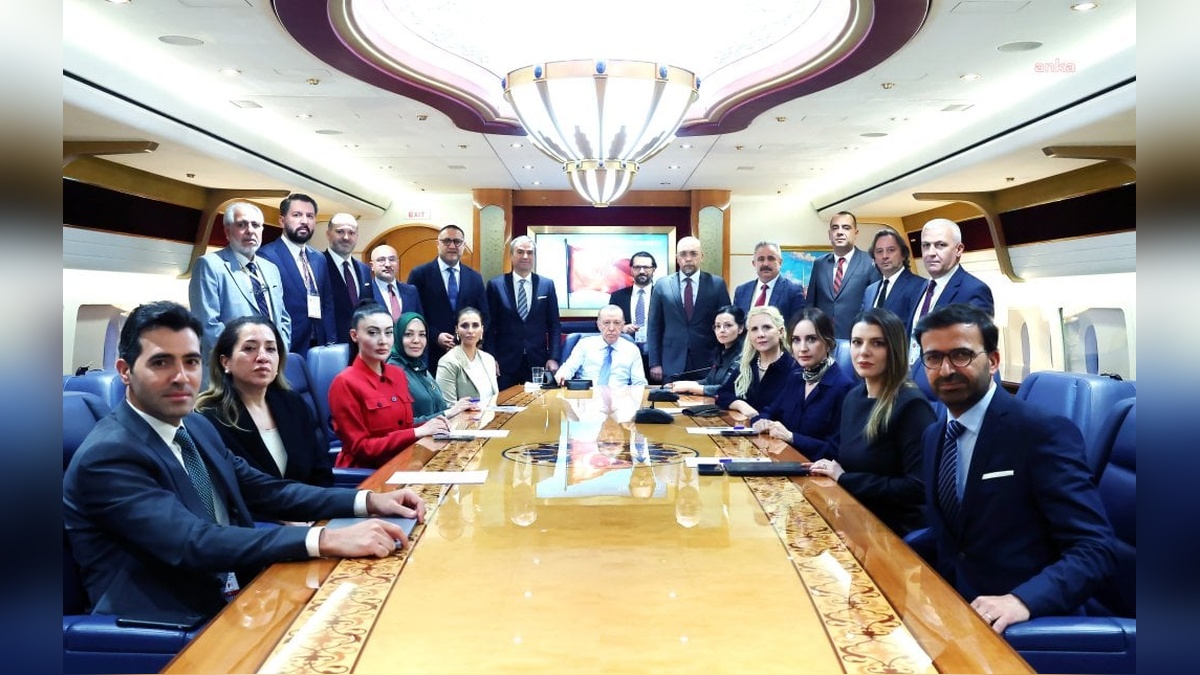 Erdoğan'ın KKTC dönüşü açıklamaları: 'Ada'da iki halk ve iki devlet gerçeği artık kabul edilmeli'