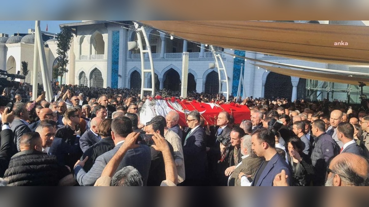 Sırrı Süreyya Önder son yolculuğuna uğurlandı