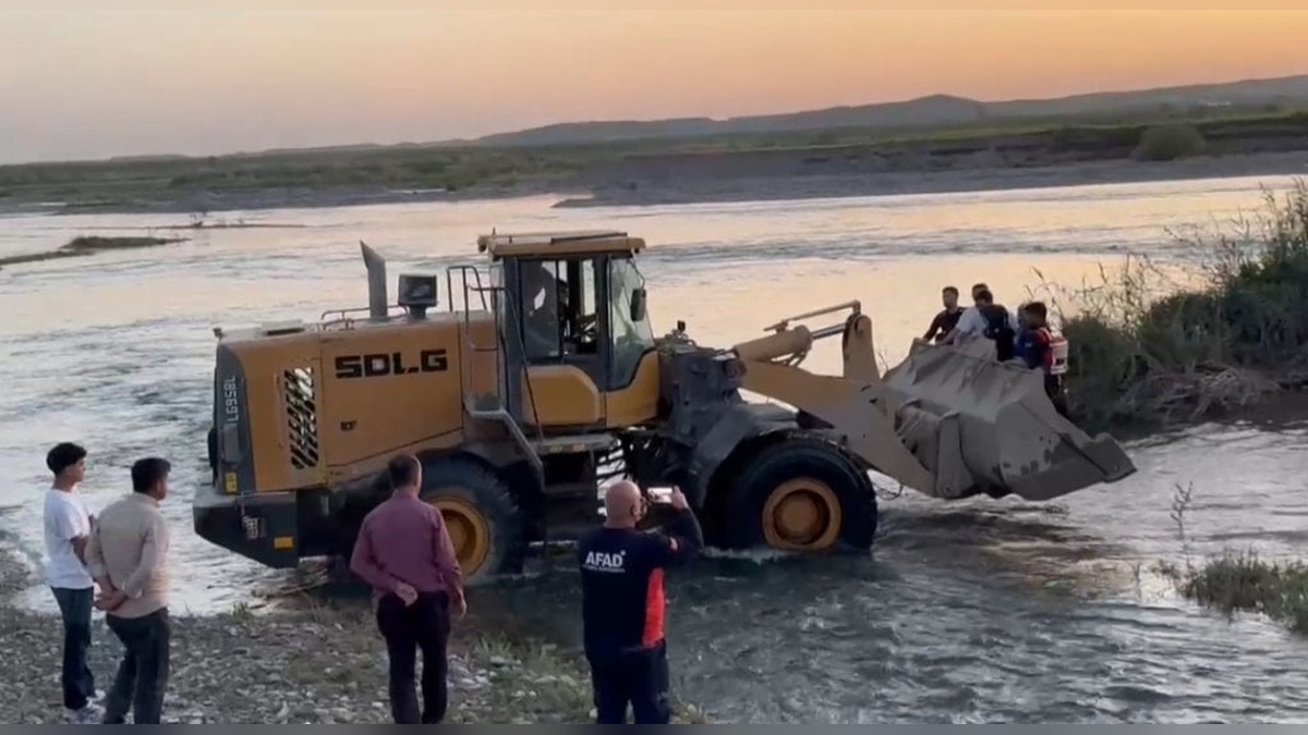 Batman Çayı'nda Piknikçiler Adada Mahsur Kaldı