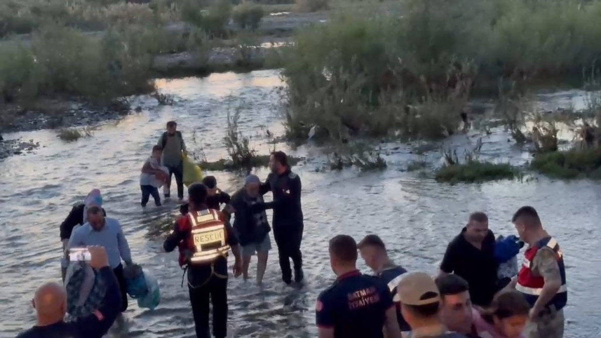 Batman'da Baraj Suyu Yükselince 25 Kişi Mahsur Kaldı