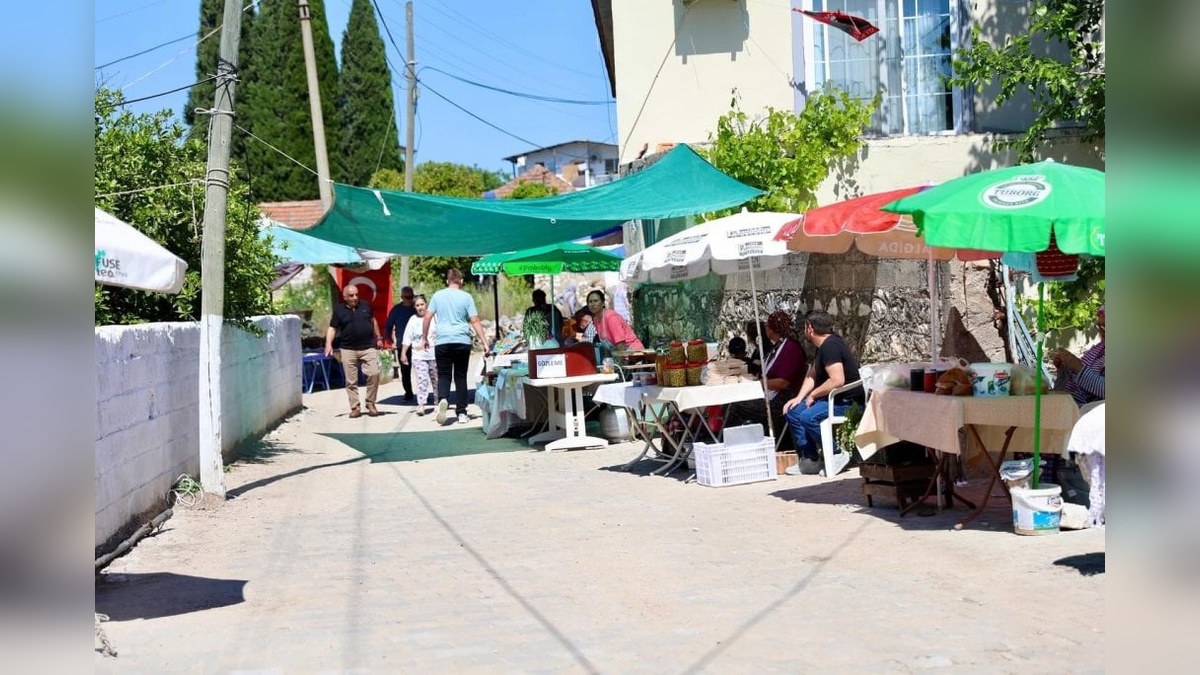 Didim Akköy'de Yerel Pazar Vatandaşların İlgi Odağı Oldu