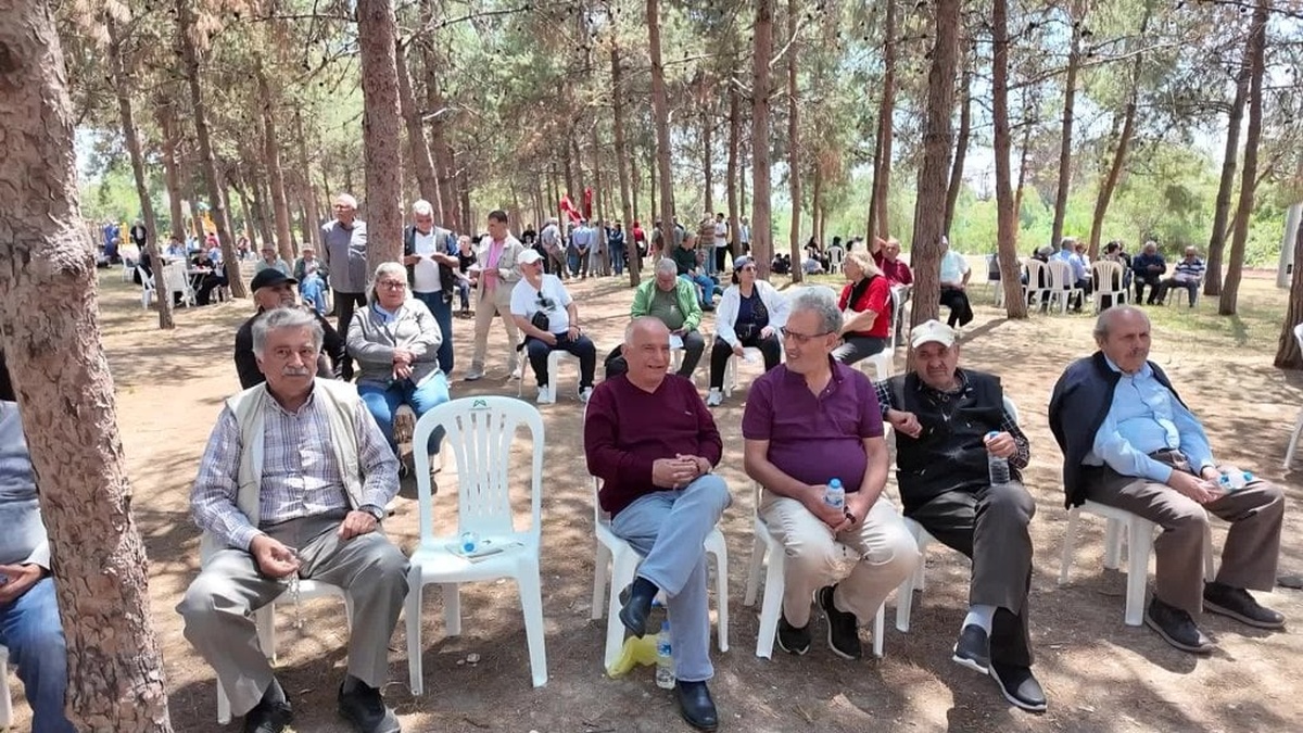 Seçer'den CHP'li Özel'e Saldırıya Tepki: 'Demokrasiye Saldırı'