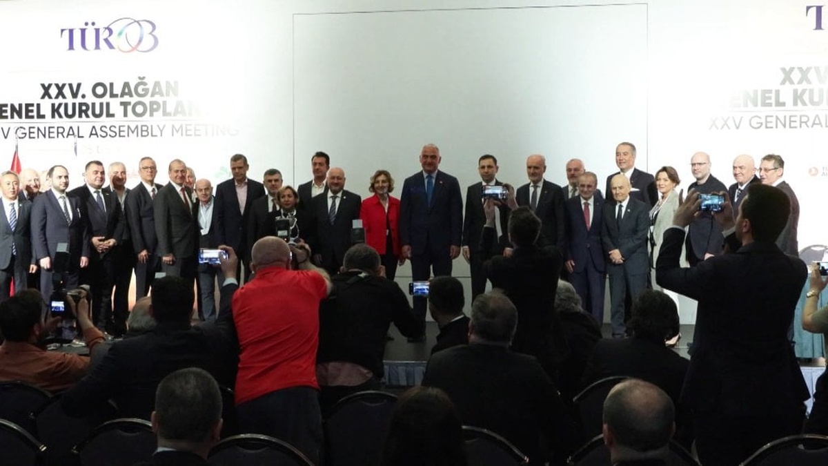 Ersoy: 2025 Turizm Hedefi 65 Milyon Ziyaretçi ve 64 Milyar Dolar Gelir