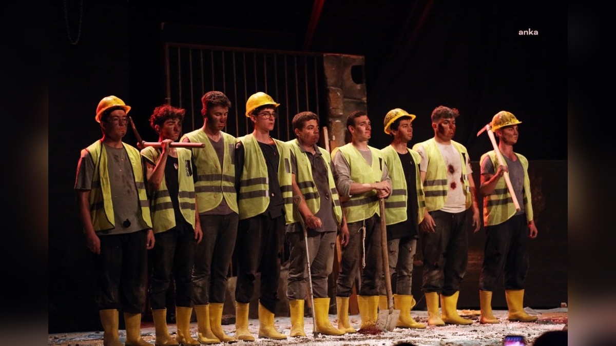 Eyüpsultan'da Soma Maden Faciası Anısına '301 Nefes Soma' Oyunu