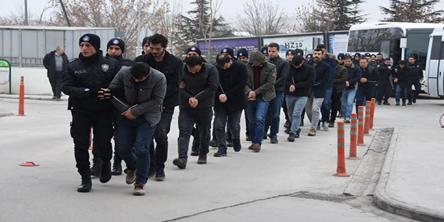 İzmir merkezli 33 ilde FETÖ operasyonu