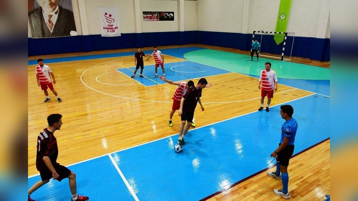 Manisa Celal Bayar Üniversitesi'nde 30. Geleneksel Spor Etkinlikleri Başladı