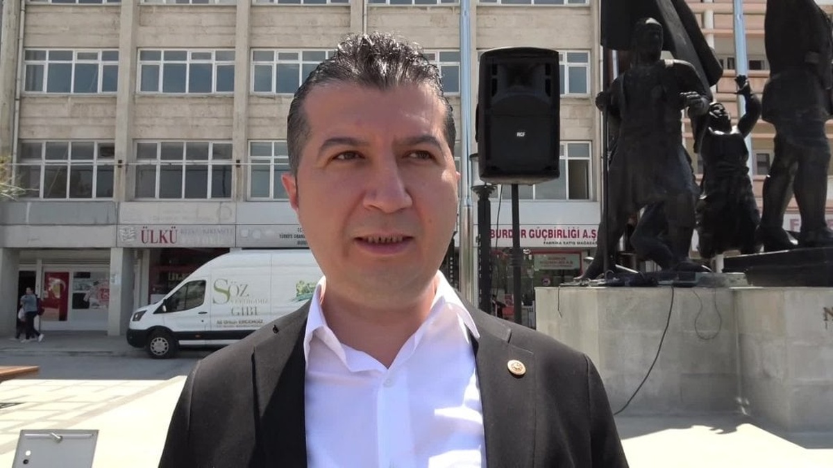 Akbulut'tan Özel'e Saldırıya Kınama: '86 Milyon Türkiye'ye Yapılmış Bir Hakaret'