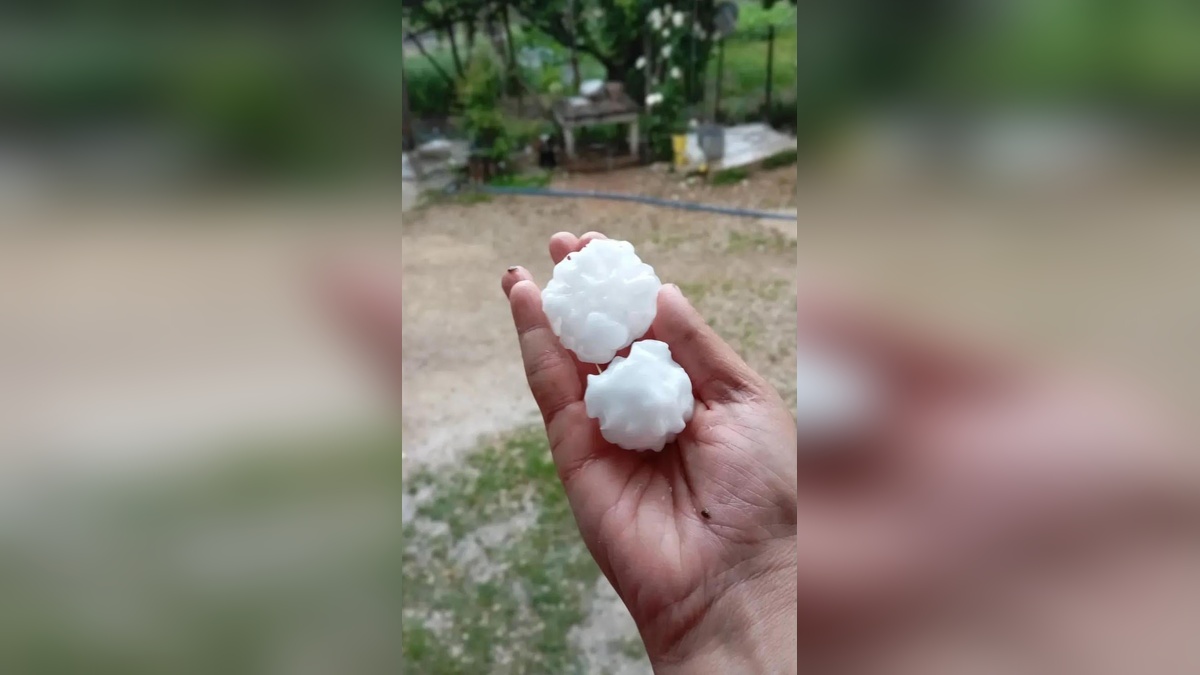 Osmaniye'de Ceviz Büyüklüğünde Dolu Yağdı