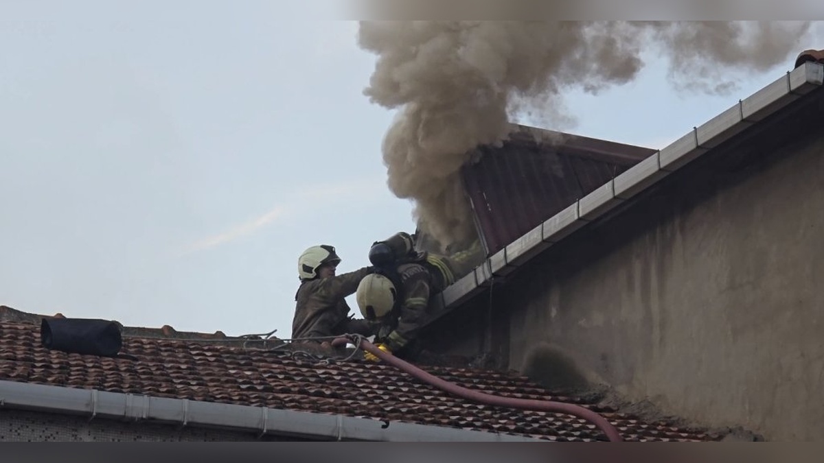 Ataşehir'de Çatı Katı Yangını