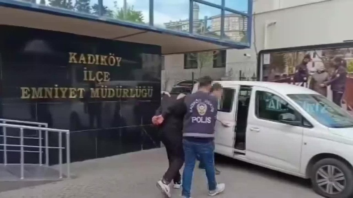 Kadıköy'de saldırıya uğrayan 15 yaşındaki A.Ç.C. olayında 1 tutuklama