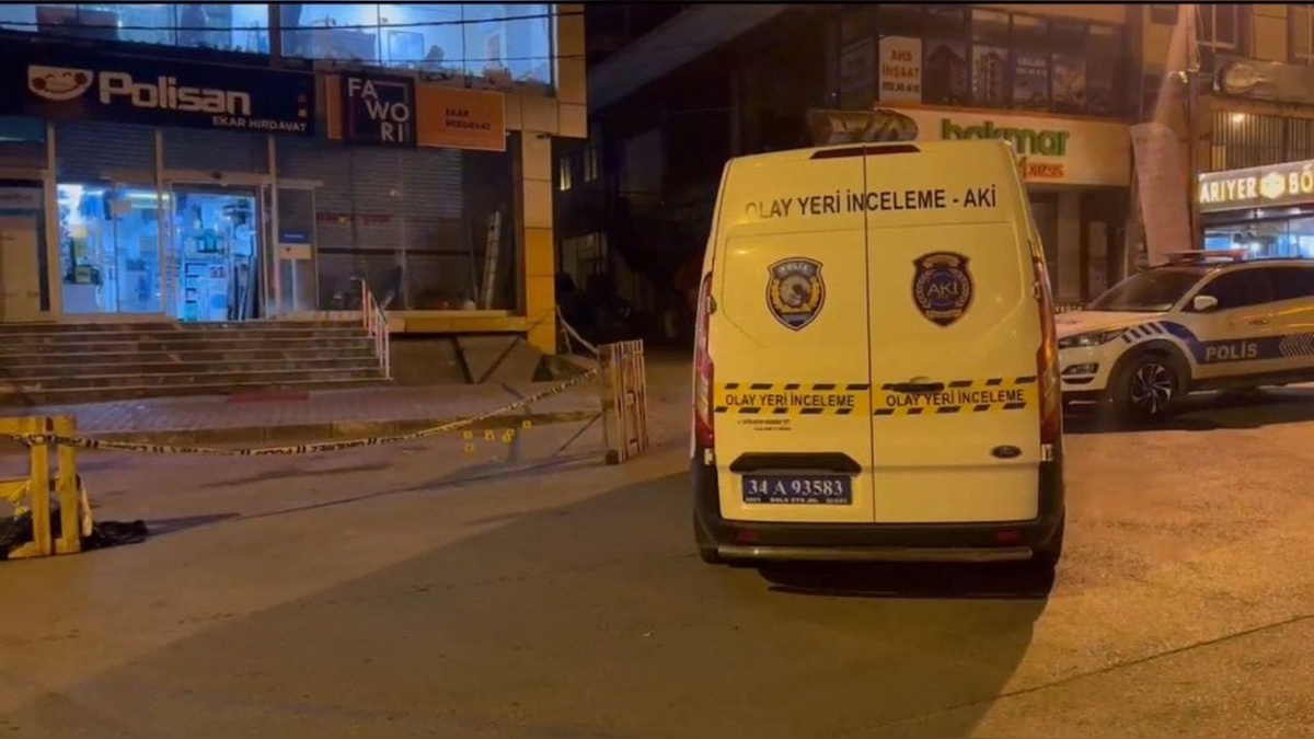 Sultanbeyli'de hırdavat dükkanına silahlı saldırı