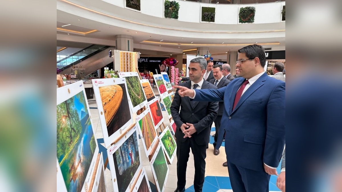 Ahmet Özdemir ve İlyas Öztürk, "14. Uluslararası Tarım Orman ve İnsan Fotoğraf Yarışması" Erzurum sergisini ziyaret etti