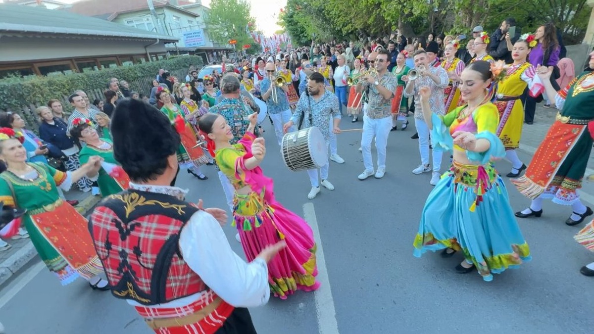 Avcılar'da Hıdırellez şenliği renkli görüntülere sahne oldu