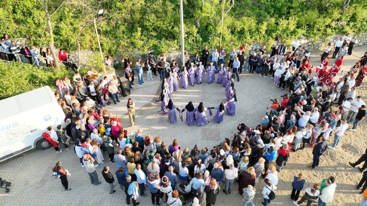 Mudanya'da Hıdırellez kutlamaları renkli görüntülere sahne oldu