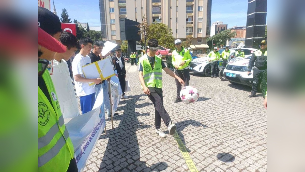 Salihli'de trafik haftası etkinliği düzenlendi