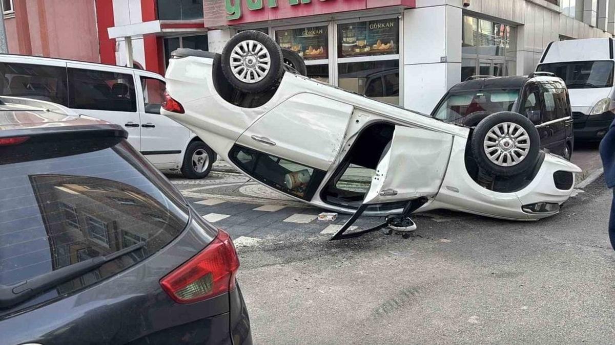 Bolu'da iki otomobil çarpıştı, 1 yaralı