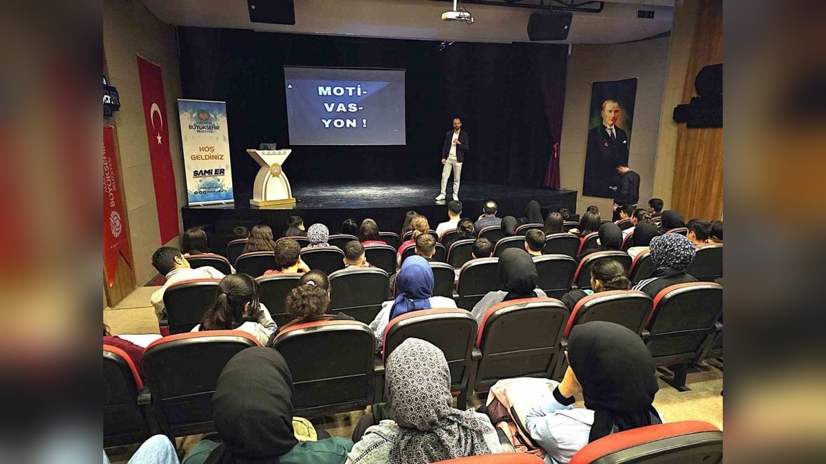 Malatya Büyükşehir Belediyesi, LGS öğrencilerine 'Kaygı Yönetimi ve Motivasyon' semineri düzenledi