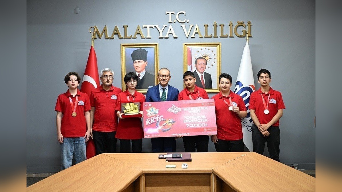 Malatya'lı öğrenciler TEKNOFEST 2025 Türkiye birinciliğini Vali Yavuz'a anlattı