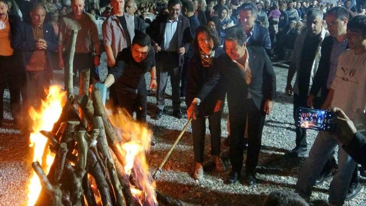 Menteşe'de Hıdırellez şenliği renkli görüntülere sahne oldu