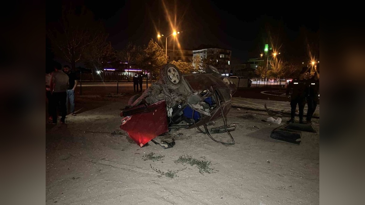 Konya'da uykusu gelen sürücü, Tofaş'la kazaya karıştı