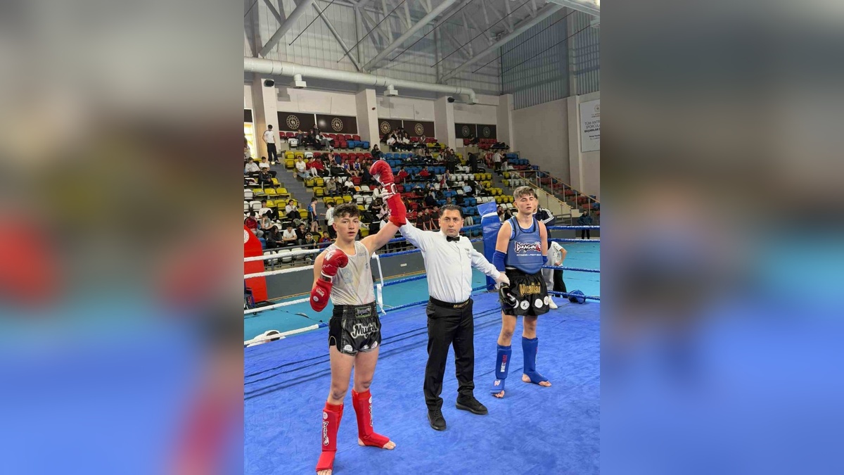 Afyonkarahisarlı sporcular Muay Thai şampiyonasından 7 madalya ile döndü