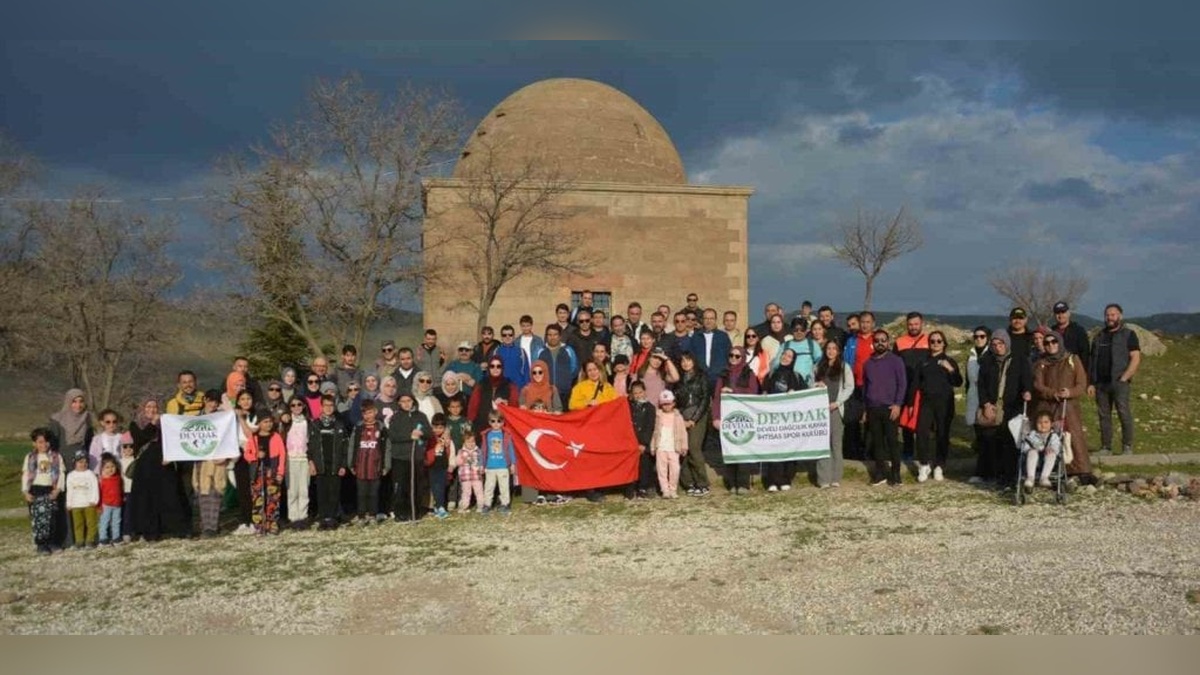 Develi'de Hıdrellez doğa yürüyüşü düzenlendi