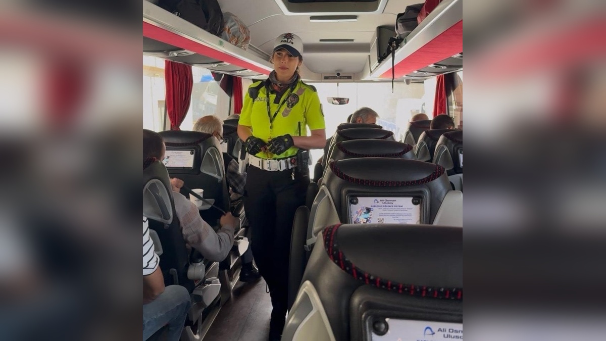 Denizli'de Trafik Haftası kapsamında emniyet kemeri uyarısı