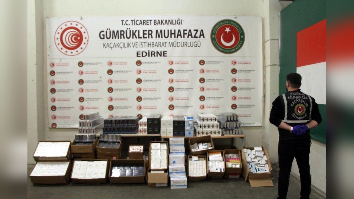 Kapıkule'de kaçak elektronik sigara ve ilaç ele geçirildi