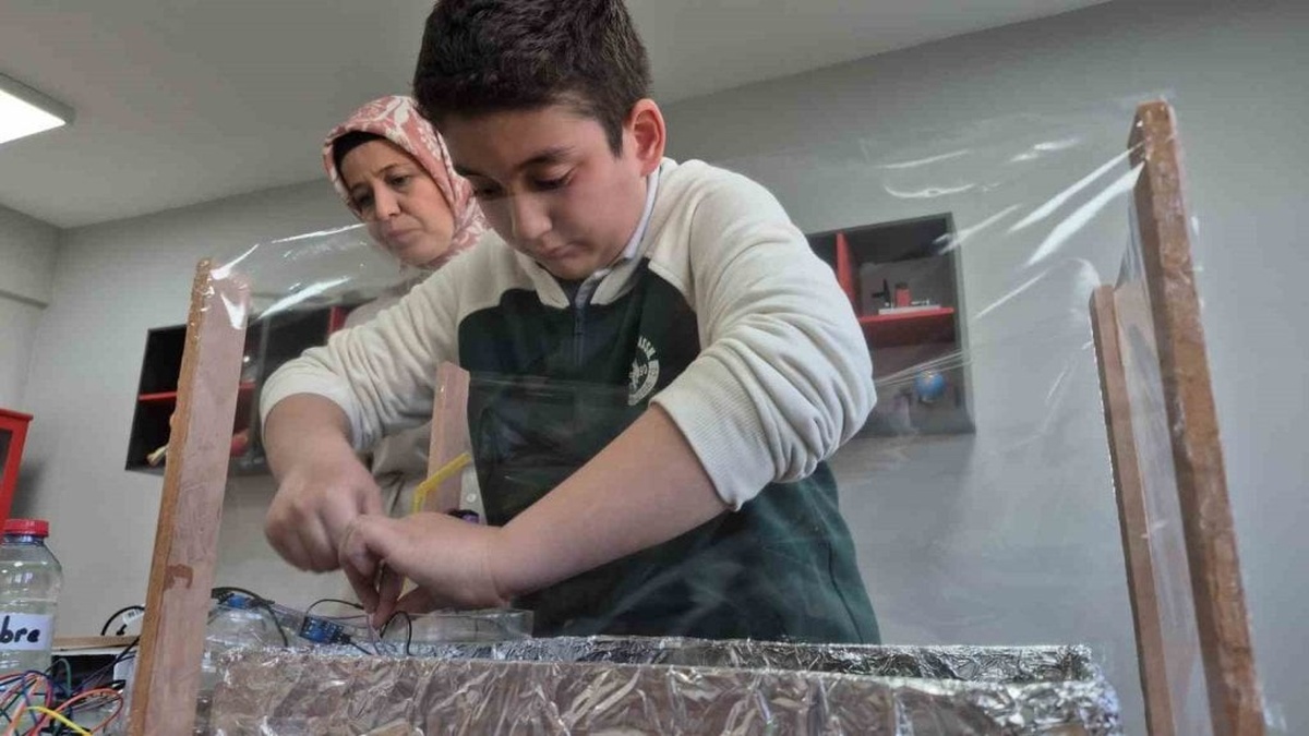 Düzce'de 11 yaşındaki Muhammet Zahid Sert, TÜBİTAK'ta bölge birincisi oldu