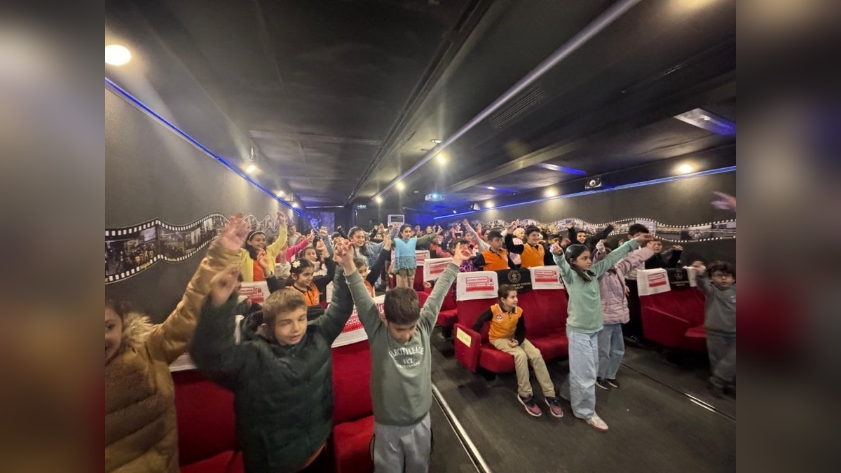 Gezen Sinema TIR'ı 895 bin kişiye sinema keyfi yaşattı