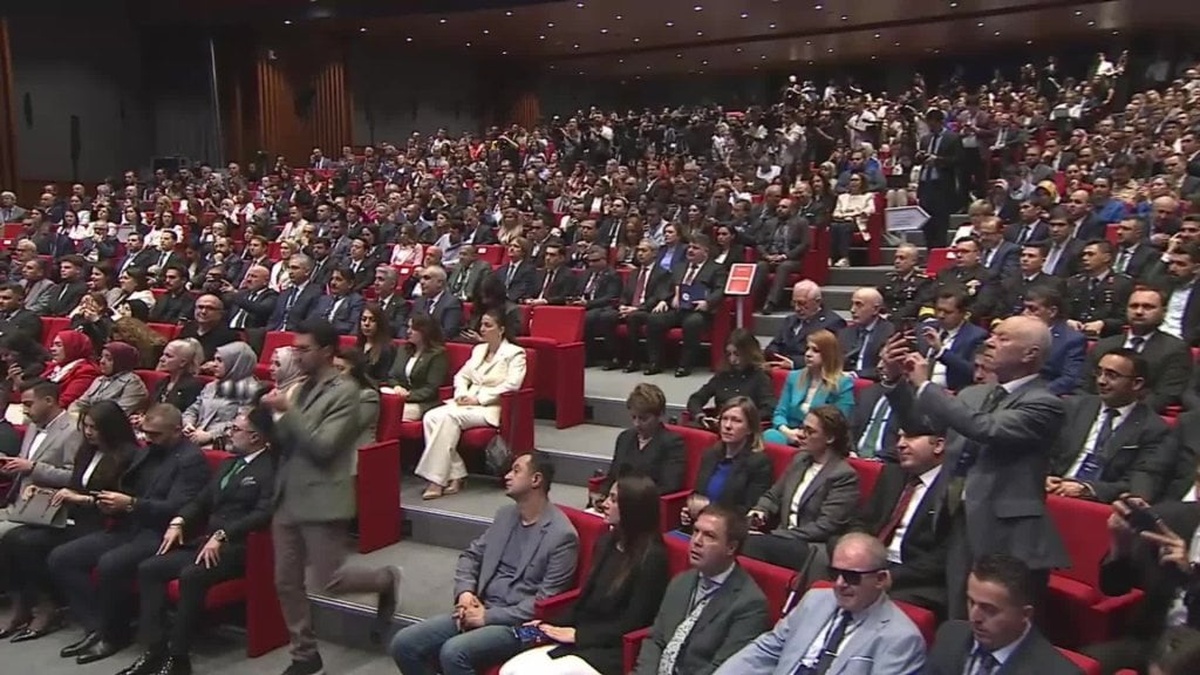 Yerlikaya: 237 bin 753 suç unsuru taşıyan dijital hesap tespit edildi