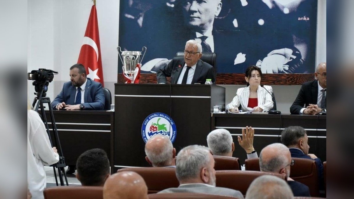 Ereğli Belediye Meclisi, Özgür Özel'e yönelik saldırıyı kınadı