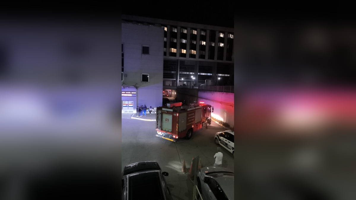 Yenikent Devlet Hastanesi'nde yangın çıktı