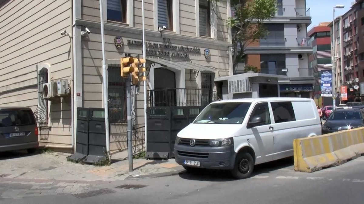 Kadıköy'de öldürülen Mattia Ahmet Minguzzi davasında 2 şüpheli adliyeye sevk edildi